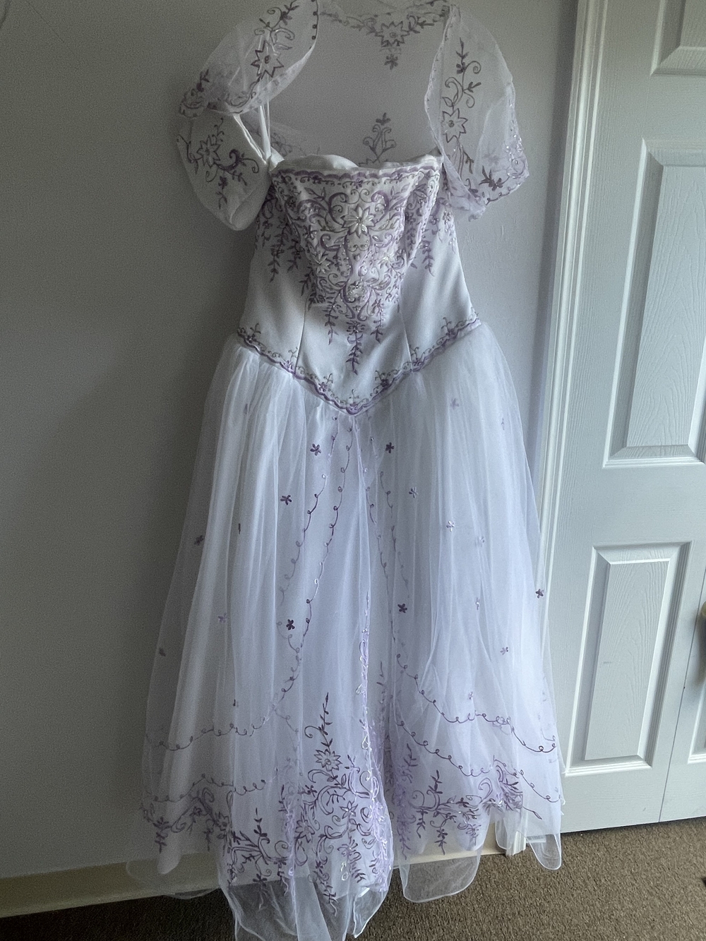 Quince 3 Pc Strapless White and Lavender Embroidered Gown SIZE 10